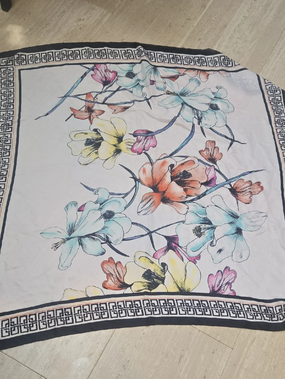 New Chico's Oversized Silky Versatile Pastel Watercolor Floral Print Shawl/Scarf